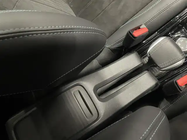 プジョー ２００８ クロスシティ 群馬県 2019(令1)年 1.5万km パール 純正ナビ/バックカメラ/Android auto/ETC/16インチAW　/Bluetooth/USB/HIDライト/リモコンキー/ハーフレザーシート/クルーズコントロール/パークアシスト