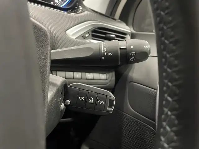 プジョー ２００８ クロスシティ 群馬県 2019(令1)年 1.5万km パール 純正ナビ/バックカメラ/Android auto/ETC/16インチAW　/Bluetooth/USB/HIDライト/リモコンキー/ハーフレザーシート/クルーズコントロール/パークアシスト