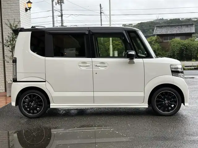 ホンダ Ｎ ＢＯＸ 2トーン カスタム SSパッケージ 高知県 2016(平28)年 7.4万km プレミアムホワイトパールⅡ (株)IDOMが運営する【じしゃロン高知店】の自社ローン専用車両になりますこちらは現金またはオートローンご利用時の価格です。自社ローンご希望の方は別途その旨お申付け下さい