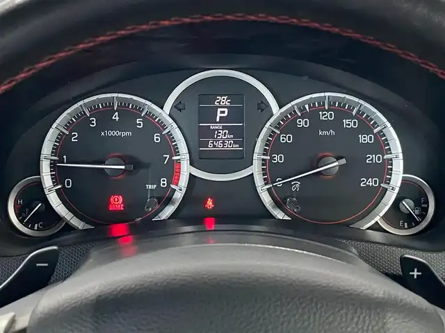 スズキ スイフト スポーツ 岐阜県 2013(平25)年 6.5万km プレミアムシルバーメタリック clarion製ナビ/（フルセグTV/CD/DVD/ipod）/バックカメラ/クルーズコントロール/キセノンヘッドライト/フロントフォグ/オートライト/革巻きステアリング/MTモード付AT/パドルシフト/アルミペダル/純正17インチAW/純正フロアマット/純正ドアバイザー/純正ビルトインETC/スマートキー×2/ABS/横滑り防止装置/盗難防止装置/ダブル＋サイドエアバッグ