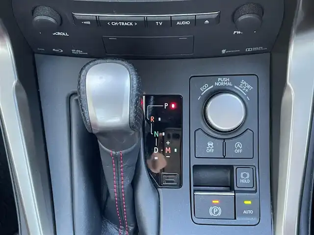 レクサス ＮＸ 200t Fスポーツ 長崎県 2016(平28)年 9.2万km ホワイトノーヴァガラスフレーク 登録時91546km/純正ナビ/Bluetooth/TV/DVD/AM.FM/ビルトインETC/バックカメラ/レーダークルーズコントロール/D＋N席パワーシート/シートヒーター/エアーシート/ステアリングヒーター/ガラスルーフ/電子パーキングブレーキ