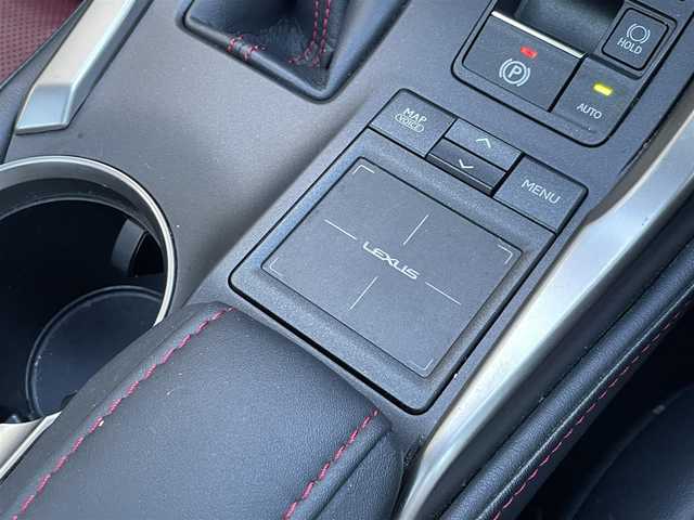 レクサス ＮＸ 200t Fスポーツ 長崎県 2016(平28)年 9.2万km ホワイトノーヴァガラスフレーク 登録時91546km/純正ナビ/Bluetooth/TV/DVD/AM.FM/ビルトインETC/バックカメラ/レーダークルーズコントロール/D＋N席パワーシート/シートヒーター/エアーシート/ステアリングヒーター/ガラスルーフ/電子パーキングブレーキ