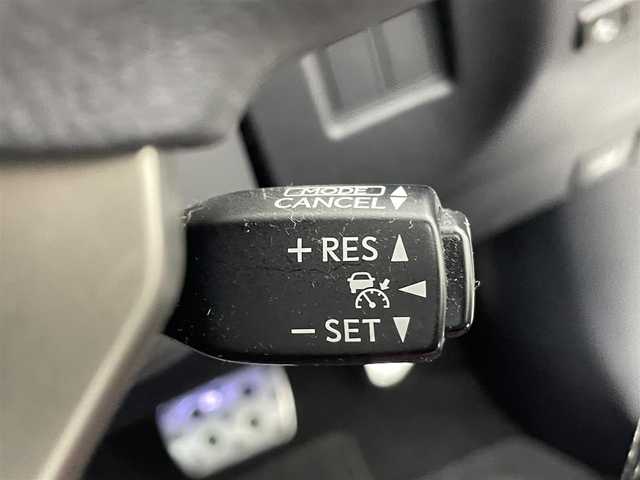 レクサス ＮＸ 200t Fスポーツ 熊本県 2016(平28)年 9.2万km ホワイトノーヴァガラスフレーク 禁煙車　/ガラスルーフ　/純正ナビ（ＣＤ・ＤＶＤ・フルセグ・ＢＴ・ＵＳＢ）/バックカメラ　/ビルトインＥＴＣ　/レーダークルーズコントロール/前後クリアランスソナー　/前席エアーシート　/前席シートヒーター　/ステアリングヒーター/前席パワーシート　/衝突軽減ブレーキ/レーンキープアシスト/横滑り防止/アイドリングストップ/パーキングアシスト/パワーバックドア/純正フロアマット/純正１８インチAW/オートライト/オートマチックハイビーム/LEDヘッドライト/フォグライト/スマートキー/プッシュスタート