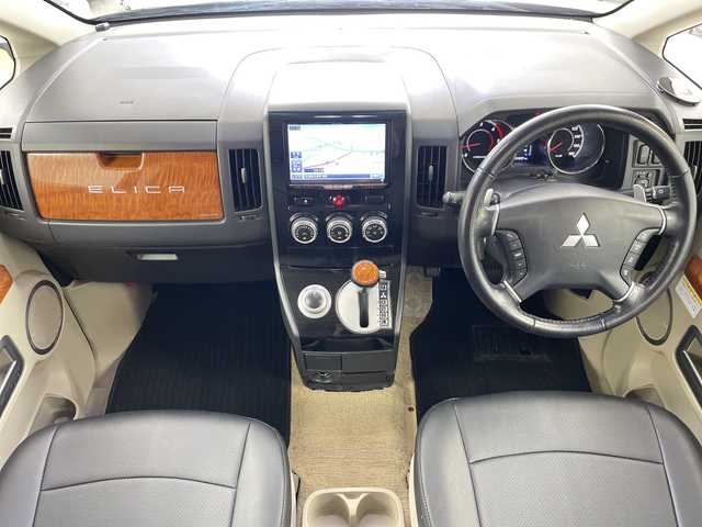三菱 デリカＤ：５ D－Power package 道東・釧路十勝 2013(平25)年 13.2万km ＤグリーンⅡ ・４WD/・carrozzera8インチナビ/・DVD.CD.SD.MS.BT.フルセグ/・バックカメラ /・carrozzeraフリップダウン モニター/・社外バンパーガード（F.R)/・社外サイドステップ/社外マットガード（赤）/・両側パワースライドドア /・社外エンジンスターター/・HIDライト/オートライト/・パドルシフト/リアヒーターダクト/・ビルトインETC/・スマートキー