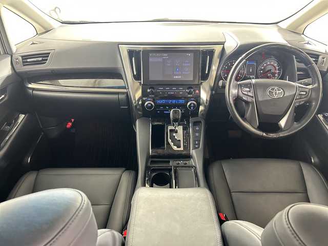 トヨタ アルファード S Cパッケージ 佐賀県 2021(令3)年 5.9万km ホワイトパールクリスタルシャイン 純正9インチディスプレイオーディオ/MIracast/Bluetooth/USB/バックカメラ/モデリスタエアロ/衝突被害軽減システム/レーダークルーズコントロール/レーンアシスト/パーキングサポートブレーキ/ロードサインアシスト/クリアランスソナー/先行車発進告知/横滑り防止装置/オートライト/オートハイビーム/LEDヘッドライト/LEDフォグライト/電子ぱーきんぐ/ブレーキホールド/前後ドライブレコーダ－/ビルトインETC/両側パワースライドドア/パワーバックドア/D＋N席パワーシート/D＋N席シートヒーター・エアシート/純正ドアバイザー/純正フロアマット/オットマン/後席サンシェード/D席メモリーシート/純正18インチAW/スマートキー/ISOFIX対応/合皮シート