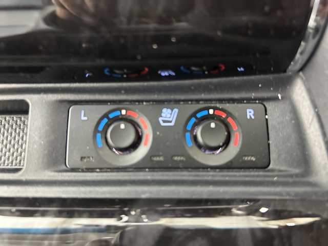 トヨタ アルファード S Cパッケージ 佐賀県 2021(令3)年 5.9万km ホワイトパールクリスタルシャイン 純正9インチディスプレイオーディオ/MIracast/Bluetooth/USB/バックカメラ/モデリスタエアロ/衝突被害軽減システム/レーダークルーズコントロール/レーンアシスト/パーキングサポートブレーキ/ロードサインアシスト/クリアランスソナー/先行車発進告知/横滑り防止装置/オートライト/オートハイビーム/LEDヘッドライト/LEDフォグライト/電子ぱーきんぐ/ブレーキホールド/前後ドライブレコーダ－/ビルトインETC/両側パワースライドドア/パワーバックドア/D＋N席パワーシート/D＋N席シートヒーター・エアシート/純正ドアバイザー/純正フロアマット/オットマン/後席サンシェード/D席メモリーシート/純正18インチAW/スマートキー/ISOFIX対応/合皮シート