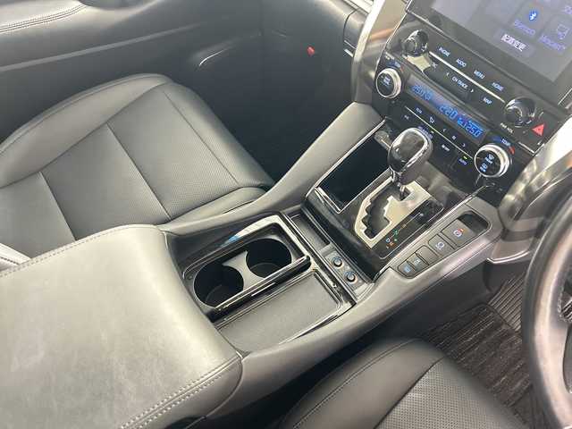 トヨタ アルファード S Cパッケージ 佐賀県 2021(令3)年 5.9万km ホワイトパールクリスタルシャイン 純正9インチディスプレイオーディオ/MIracast/Bluetooth/USB/バックカメラ/モデリスタエアロ/衝突被害軽減システム/レーダークルーズコントロール/レーンアシスト/パーキングサポートブレーキ/ロードサインアシスト/クリアランスソナー/先行車発進告知/横滑り防止装置/オートライト/オートハイビーム/LEDヘッドライト/LEDフォグライト/電子ぱーきんぐ/ブレーキホールド/前後ドライブレコーダ－/ビルトインETC/両側パワースライドドア/パワーバックドア/D＋N席パワーシート/D＋N席シートヒーター・エアシート/純正ドアバイザー/純正フロアマット/オットマン/後席サンシェード/D席メモリーシート/純正18インチAW/スマートキー/ISOFIX対応/合皮シート