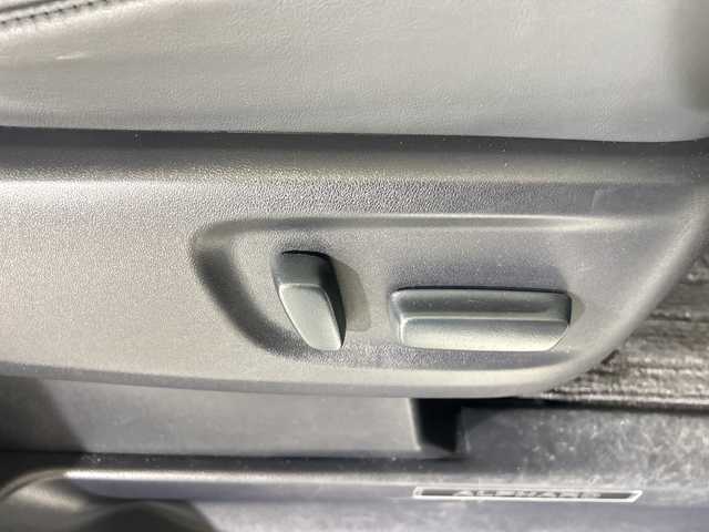 トヨタ アルファード S Cパッケージ 佐賀県 2021(令3)年 5.9万km ホワイトパールクリスタルシャイン 純正9インチディスプレイオーディオ/MIracast/Bluetooth/USB/バックカメラ/モデリスタエアロ/衝突被害軽減システム/レーダークルーズコントロール/レーンアシスト/パーキングサポートブレーキ/ロードサインアシスト/クリアランスソナー/先行車発進告知/横滑り防止装置/オートライト/オートハイビーム/LEDヘッドライト/LEDフォグライト/電子ぱーきんぐ/ブレーキホールド/前後ドライブレコーダ－/ビルトインETC/両側パワースライドドア/パワーバックドア/D＋N席パワーシート/D＋N席シートヒーター・エアシート/純正ドアバイザー/純正フロアマット/オットマン/後席サンシェード/D席メモリーシート/純正18インチAW/スマートキー/ISOFIX対応/合皮シート