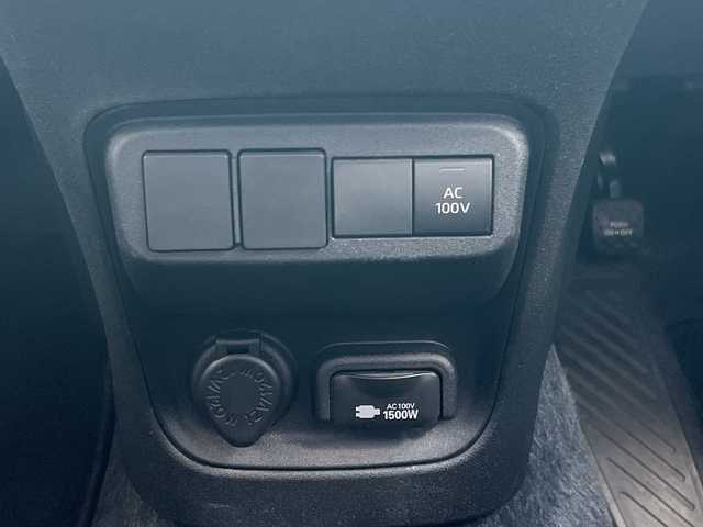 トヨタ シエンタ ハイブリッド Z 神奈川県 2023(令5)年 0.9万km ホワイトパールクリスタルシャイン 4WD/純正ディスプレイオーディオ＋ナビ/(CD/DVD/USB/BT/Miracast/フルセグTV)/CD/DVDデッキ/全方位カメラ/両側パワースライドドア/プリクラッシュセーフティ/レーンディパーチャーアラート/ブラインドスポットモニター/クリアランスソナー/オートハイビーム/レーダークルーズコントロール/フロントワイパーデアイサー/AC100V電源(1500W)/ビルトインETC/前後ドライブレコーダー/オートミラー/オートライト/フロアマット/ドアバイザー/ISOFIX/スペアキー×1