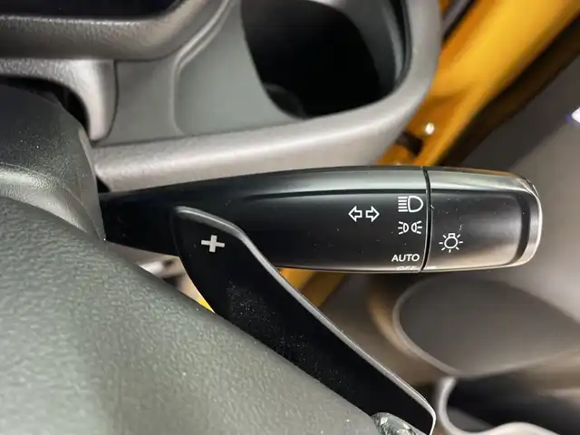 スズキ スペーシア カスタム Z ターボ 鹿児島県 2017(平29)年 5.5万km アクティブイエロー/ブラック2トーンルーフ 純正8インチナビ/（AM/FM/CD/DVD/Bluetooth）/フルセグテレビ/全方位カメラ/衝突被害軽減ブレーキ/レーンキープアシスト/片側パワースライドドア /ETC/シートヒーター/純正フロアマット/ドアバイザー/LEDヘッドライト/スマートキー /スペアキー