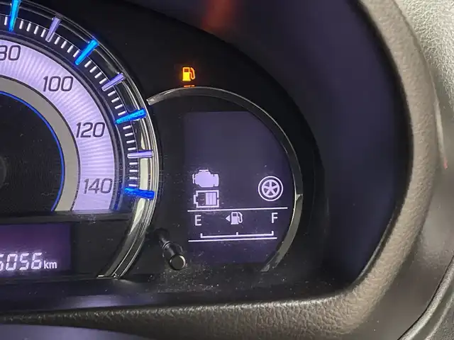 スズキ スペーシア カスタム Z ターボ 鹿児島県 2017(平29)年 5.5万km アクティブイエロー/ブラック2トーンルーフ 純正8インチナビ/（AM/FM/CD/DVD/Bluetooth）/フルセグテレビ/全方位カメラ/衝突被害軽減ブレーキ/レーンキープアシスト/片側パワースライドドア /ETC/シートヒーター/純正フロアマット/ドアバイザー/LEDヘッドライト/スマートキー /スペアキー