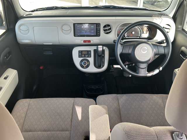 ダイハツ ミラ ココア X 静岡県 2016(平28)年 4.7万km ココアベージュマイカメタリック ストラーダナビ/・FM/AM/・SD/・フルセグTV/・USB/・Bluetooth/・Memory Music/・CD/DVD/主要装備/・フルセグＴＶ/・Ｂｌｕｅｔｏｏｔｈ/・ＥＴＣ/・アイドリングストップ/・オートエアコン/・ＬＥＤヘッドライト/・マニュアルレベリング/・パワーウィンドウ（運転席オート）/・電格ミラー/・純正フロアマット