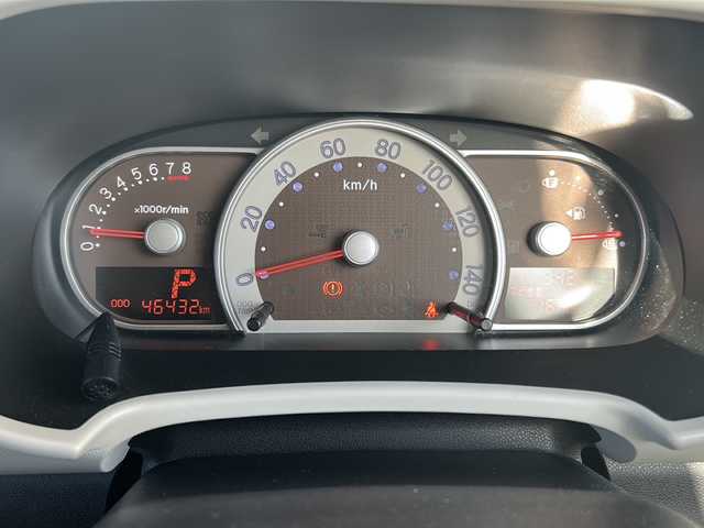 ダイハツ ミラ ココア X 静岡県 2016(平28)年 4.7万km ココアベージュマイカメタリック ストラーダナビ/・FM/AM/・SD/・フルセグTV/・USB/・Bluetooth/・Memory Music/・CD/DVD/主要装備/・フルセグＴＶ/・Ｂｌｕｅｔｏｏｔｈ/・ＥＴＣ/・アイドリングストップ/・オートエアコン/・ＬＥＤヘッドライト/・マニュアルレベリング/・パワーウィンドウ（運転席オート）/・電格ミラー/・純正フロアマット