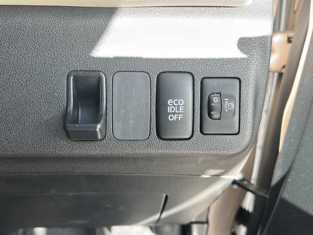 ダイハツ ミラ ココア X 静岡県 2016(平28)年 4.7万km ココアベージュマイカメタリック ストラーダナビ/・FM/AM/・SD/・フルセグTV/・USB/・Bluetooth/・Memory Music/・CD/DVD/主要装備/・フルセグＴＶ/・Ｂｌｕｅｔｏｏｔｈ/・ＥＴＣ/・アイドリングストップ/・オートエアコン/・ＬＥＤヘッドライト/・マニュアルレベリング/・パワーウィンドウ（運転席オート）/・電格ミラー/・純正フロアマット