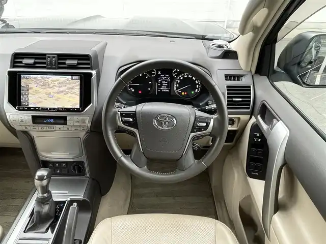 トヨタ ランドクルーザー プラド TX Lパッケージ 千葉県 2018(平30)年 5.2万km ブラック ４WD/・センターデフロック/・ダウンヒルアシストコントロール/社外メモリー9インチナビ/・CD/DVD/・AM/FM/・バッグ/サイドカメラ/・フルセグTV/・BT/コーナーセンサー/クルーズコントロール/衝突軽減システム/レーンキープアシスト/ハーフレザー/・パワーシート/・エアシート/・純正フロアマット/MKW17インチAW/ガナドールマフラー/LEDヘッドライト/・オートライト/・オートマチックハイビーム/W＋サイドエアバッグ/・カーテンエアバッグ/ETC/スマートキー/・スペアキー/保証書・取説
