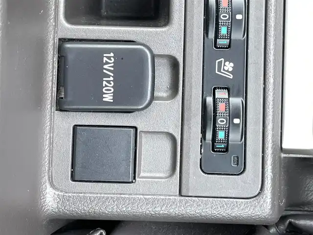 トヨタ ランドクルーザー プラド TX Lパッケージ 千葉県 2018(平30)年 5.2万km ブラック ４WD/・センターデフロック/・ダウンヒルアシストコントロール/社外メモリー9インチナビ/・CD/DVD/・AM/FM/・バッグ/サイドカメラ/・フルセグTV/・BT/コーナーセンサー/クルーズコントロール/衝突軽減システム/レーンキープアシスト/ハーフレザー/・パワーシート/・エアシート/・純正フロアマット/MKW17インチAW/ガナドールマフラー/LEDヘッドライト/・オートライト/・オートマチックハイビーム/W＋サイドエアバッグ/・カーテンエアバッグ/ETC/スマートキー/・スペアキー/保証書・取説