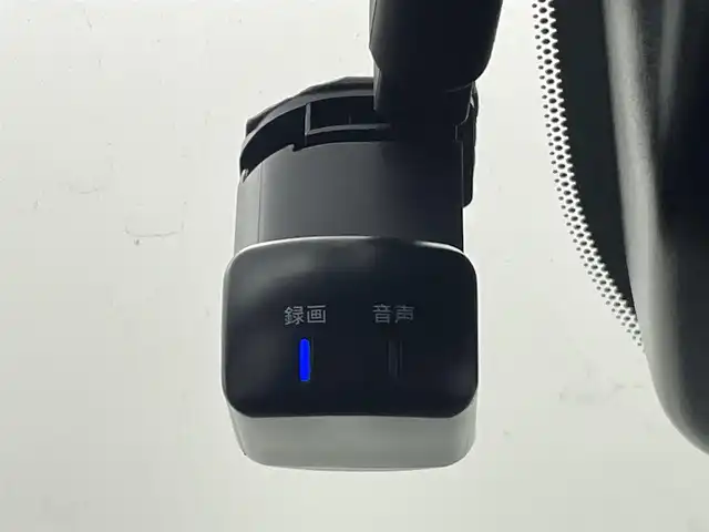 日産 オーラ ニスモ 熊本県 2022(令4)年 5.8万km ピュアホワイトパール / スーパーブラック 2トーン ニスモフルエアロ/純正9インチナビXJ4A（フルセグ・ＢＴ・ApplCarPlay・ＨＤＭＩ・ＵＳＢ）/全周囲カメラ　/純正前方ドライブレコーダー（DH5ーS）　/ビルトインＥＴＣ２．０　/レーダークルーズコントロール/プロパイロット　/ブラインドスポットモニター　/インテリジェントエマージェンシーブレーキ/ダウンヒルアシスト/置くだけ充電/前後クリアランスソナー/純正フロアマット/純正17インチAW/オートライト/オートマチックハイビーム/LEDヘッドライト/フォグランプ/スマートキー/プッシュスタート