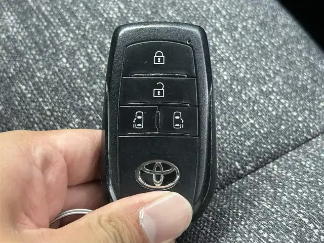 トヨタ シエンタ ハイブリッド Z 千葉県 2022(令4)年 4.2万km アーバンカーキ 禁煙車/トヨタ セーフティセンス/・プリクラッシュセーフティ/・レーンディパーチャーアラート/・オートマチックハイビーム/・プロアクティブドライビングアシスト/両側パワースライドドア/アラウンドビューモニター/純正8インチディスプレイオーディオ/Bluetooth/フルセグ/AM・FM/レーダークルーズコントロール/LEDオートライト/シートヒーター/USBポート/プッシュスタート