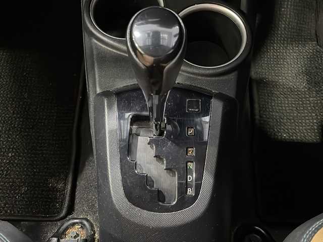 トヨタ アクア リルヴィーG 愛媛県 2018(平30)年 15万km ホワイトパールクリスタルシャイン 衝突軽減ブレーキ/レーンキープアシスト/純正SDナビ/地デジTV/【NSZT-Y66T】/純正CD/DVD/SD/Bluetooth/バックカメラ/合皮シート/前席シートヒーター/クルーズコントロール/ドライブレコーダー/スマートキー/純正15インチアルミ/革巻きステアリング/LEDヘッドライト/運転席シートリフター/電格ウィンカーミラー/スペアキー（スマートキー）/ETC/保証書/取扱説明書/ナビ取扱説明書/純正フロアマット