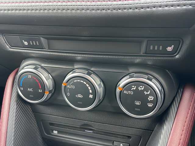 マツダ ＣＸ－３ XD ツーリング 青森県 2016(平28)年 10.7万km セラミックM 4WD/純正SDナビ・フルセグTV/CD・DVD・Bluetooth/バックカメラ/合皮コンビシート/前席シートヒーター/ヘッドアップディスプレイ/パドルシフト/衝突軽減ブレーキ/クルーズコントロール/ブラインドスポットモニタリング/LEDヘッドライト/オートライト/純正18インチアルミ/プッシュスタート/スマートキー/スペアキー/保証書・取説書