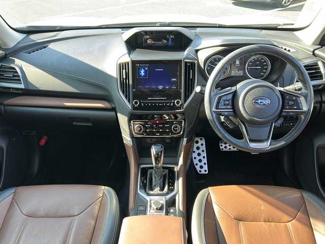 スバル フォレスター ハイブリッド アドバンス 岐阜県 2022(令4)年 2.6万km クリスタルホワイトP 登録時走行距離25722km/デジタルインナーミラー/純正ナビ/４ＷＤ/アイサイト/フルセグＴＶ/クルーズコントロール/バックカメラ/レザーシート/シートヒーター/ステアリングヒーター/ワンオーナー/純正アルミホイール/ビルトインＥＴＣ/禁煙車/プッシュスタート/スマートキー/パドルシフト/コーナーセンサー/LEDヘッドライト/オートライト