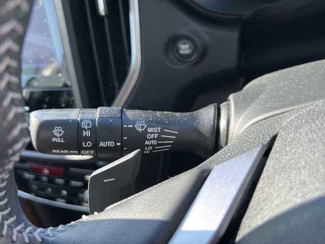 スバル フォレスター ハイブリッド アドバンス 岐阜県 2022(令4)年 2.6万km クリスタルホワイトP 登録時走行距離25722km/デジタルインナーミラー/純正ナビ/４ＷＤ/アイサイト/フルセグＴＶ/クルーズコントロール/バックカメラ/レザーシート/シートヒーター/ステアリングヒーター/ワンオーナー/純正アルミホイール/ビルトインＥＴＣ/禁煙車/プッシュスタート/スマートキー/パドルシフト/コーナーセンサー/LEDヘッドライト/オートライト