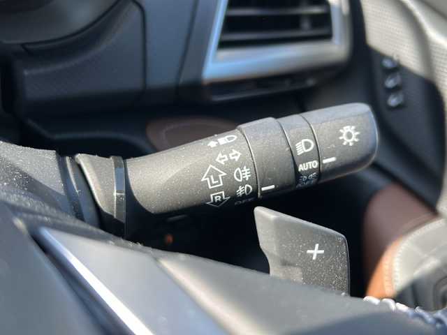 スバル フォレスター ハイブリッド アドバンス 岐阜県 2022(令4)年 2.6万km クリスタルホワイトP 登録時走行距離25722km/デジタルインナーミラー/純正ナビ/４ＷＤ/アイサイト/フルセグＴＶ/クルーズコントロール/バックカメラ/レザーシート/シートヒーター/ステアリングヒーター/ワンオーナー/純正アルミホイール/ビルトインＥＴＣ/禁煙車/プッシュスタート/スマートキー/パドルシフト/コーナーセンサー/LEDヘッドライト/オートライト