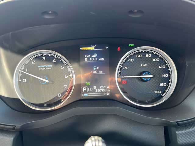 スバル フォレスター ハイブリッド アドバンス 岐阜県 2022(令4)年 2.6万km クリスタルホワイトP 登録時走行距離25722km/デジタルインナーミラー/純正ナビ/４ＷＤ/アイサイト/フルセグＴＶ/クルーズコントロール/バックカメラ/レザーシート/シートヒーター/ステアリングヒーター/ワンオーナー/純正アルミホイール/ビルトインＥＴＣ/禁煙車/プッシュスタート/スマートキー/パドルシフト/コーナーセンサー/LEDヘッドライト/オートライト