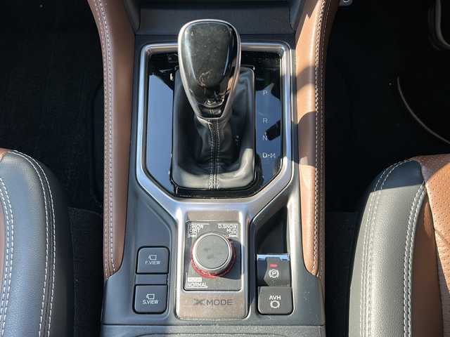 スバル フォレスター ハイブリッド アドバンス 岐阜県 2022(令4)年 2.6万km クリスタルホワイトP 登録時走行距離25722km/デジタルインナーミラー/純正ナビ/４ＷＤ/アイサイト/フルセグＴＶ/クルーズコントロール/バックカメラ/レザーシート/シートヒーター/ステアリングヒーター/ワンオーナー/純正アルミホイール/ビルトインＥＴＣ/禁煙車/プッシュスタート/スマートキー/パドルシフト/コーナーセンサー/LEDヘッドライト/オートライト