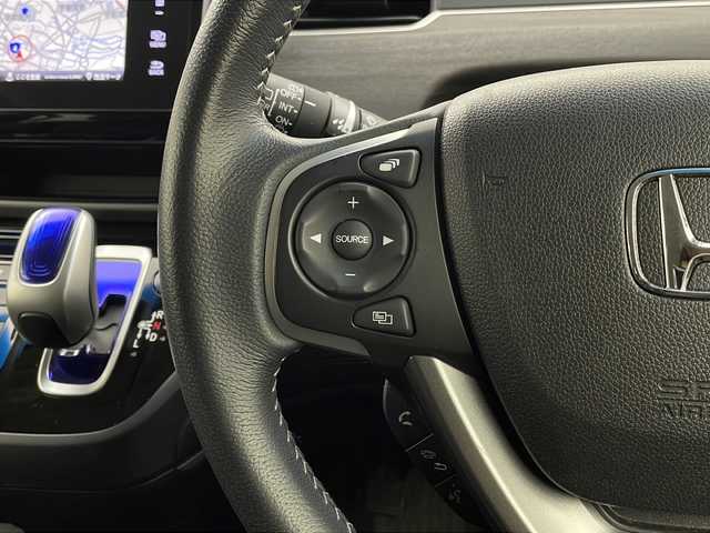 ホンダ フリード＋ ハイブリット EX 栃木県 2016(平28)年 7.9万km ホワイトオーキッドパール ワンオーナー/純正7インチワイドナビ/・フルセグTV/AM/FM/・Bluetooth/USB/HDMI/ホンダセンシング/・衝突軽減ブレーキ/・誤発進抑制/・アダプティブクルーズコントロール/・車線維持支援/・歩行者事故低減ステアリング/・先行者発進お知らせ/・標識認識/バックカメラ/両側パワースライドドア/ビルトインETC/ハーフレザーシート(合皮)/シートヒーター(D/N席)/ロールサンシェード(2列目)/LEDヘッドライト/フォグランプ/純正15インチアルミホイール/社外15インチアルミ4本積込(スタッドレス付)/純正フロアマット/サイド+カーテンエアバッグ/スマートキー×2本/保証書、取扱説明書