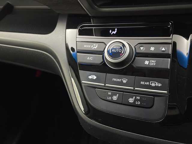 ホンダ フリード＋ ハイブリット EX 栃木県 2016(平28)年 7.9万km ホワイトオーキッドパール ワンオーナー/純正7インチワイドナビ/・フルセグTV/AM/FM/・Bluetooth/USB/HDMI/ホンダセンシング/・衝突軽減ブレーキ/・誤発進抑制/・アダプティブクルーズコントロール/・車線維持支援/・歩行者事故低減ステアリング/・先行者発進お知らせ/・標識認識/バックカメラ/両側パワースライドドア/ビルトインETC/ハーフレザーシート(合皮)/シートヒーター(D/N席)/ロールサンシェード(2列目)/LEDヘッドライト/フォグランプ/純正15インチアルミホイール/社外15インチアルミ4本積込(スタッドレス付)/純正フロアマット/サイド+カーテンエアバッグ/スマートキー×2本/保証書、取扱説明書