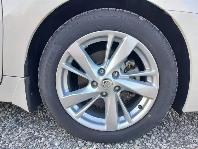 日産 ティアナ XV ナビAVMパッケージ 愛知県 2017(平29)年 7.2万km ブリリアントホワイトパール 純正ナビ/フルセグTV/アラウンドビューモニター/ビルトインETC/クルーズコントロール/前後ソナー機能/エマージェンシーブレーキ/誤発進抑制/車線逸脱警報/後方車両検知警報/HIDヘッドランプ/オートライト/フロントフォグランプ/革巻きステアリング/ステアリングスイッチ/ベージュ革シート/前席パワーシート/前席シートヒーター/エアシート/助手席パワーオットマン/純正17インチアルミホイール/スマートキー/プッシュエンジンスターター/禁煙車