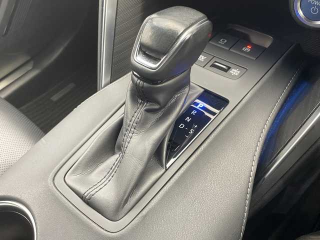 トヨタ ハリアー ハイブリッド Z レザーパッケージ 栃木県 2021(令3)年 3.2万km ホワイトパールクリスタルシャイン 純正メモリナビ/(フルセグTV/Bluetooth/MSV/AUX/USB)/バックカメラ/JBLサウンドシステム/トヨタセーフティーセンス/前後コーナーセンサー/ビルトインETC2.0/前方ドラレコ/前列パワーシート/前列シートエアコン/前列シートヒーター/メモリーシート/禁煙車/デジタルインナーミラー/ステアリングヒーター/オートライト/LEDヘッドライト/横滑り防止装置/フォグランプ/スマートキー/プッシュスタート/革巻きステアリング/ウィンカーミラー/純正アルミホイール/純正フロアマット