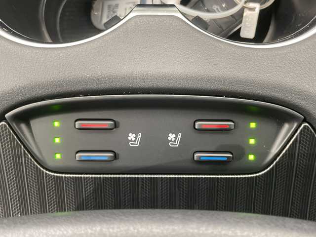 トヨタ ハリアー ハイブリッド Z レザーパッケージ 栃木県 2021(令3)年 3.2万km ホワイトパールクリスタルシャイン 純正メモリナビ/(フルセグTV/Bluetooth/MSV/AUX/USB)/バックカメラ/JBLサウンドシステム/トヨタセーフティーセンス/前後コーナーセンサー/ビルトインETC2.0/前方ドラレコ/前列パワーシート/前列シートエアコン/前列シートヒーター/メモリーシート/禁煙車/デジタルインナーミラー/ステアリングヒーター/オートライト/LEDヘッドライト/横滑り防止装置/フォグランプ/スマートキー/プッシュスタート/革巻きステアリング/ウィンカーミラー/純正アルミホイール/純正フロアマット