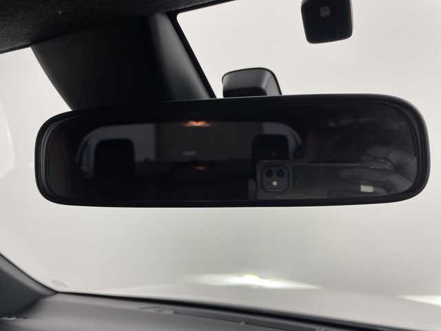 トヨタ ハイラックス 道央・札幌 2022(令4)年 1.9万km 白 　・４ＷＤ　/ディーゼル　ターボ/・純正ディスプレイオーディオ/・USB/AppleCarPlay/ナビ/・AndroidAuto/BT/・プリクラッシュセーフティー　/・レーンキープアシスト　/・パノラマミックビューモニター　/・荷台ハードカーバー（ダンパー付き）/・ダウンヒルアシストコントロール　/・センターでフロック　/・レーダークルーズコントロール/・MTモード付・パドルシフト/・ＥＴＣ/・ハーフレザーシート/・LEDオートライト/・スマートキー/スペアキー/・純正ハードトノカバー