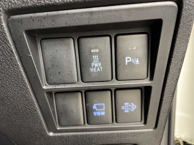 トヨタ ハイラックス 道央・札幌 2022(令4)年 1.9万km 白 　・４ＷＤ　/ディーゼル　ターボ/・純正ディスプレイオーディオ/・USB/AppleCarPlay/ナビ/・AndroidAuto/BT/・プリクラッシュセーフティー　/・レーンキープアシスト　/・パノラマミックビューモニター　/・荷台ハードカーバー（ダンパー付き）/・ダウンヒルアシストコントロール　/・センターでフロック　/・レーダークルーズコントロール/・MTモード付・パドルシフト/・ＥＴＣ/・ハーフレザーシート/・LEDオートライト/・スマートキー/スペアキー/・純正ハードトノカバー