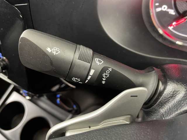 トヨタ ハイラックス 道央・札幌 2022(令4)年 1.9万km 白 　・４ＷＤ　/ディーゼル　ターボ/・純正ディスプレイオーディオ/・USB/AppleCarPlay/ナビ/・AndroidAuto/BT/・プリクラッシュセーフティー　/・レーンキープアシスト　/・パノラマミックビューモニター　/・荷台ハードカーバー（ダンパー付き）/・ダウンヒルアシストコントロール　/・センターでフロック　/・レーダークルーズコントロール/・MTモード付・パドルシフト/・ＥＴＣ/・ハーフレザーシート/・LEDオートライト/・スマートキー/スペアキー/・純正ハードトノカバー