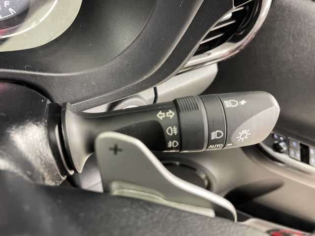 トヨタ ハイラックス 道央・札幌 2022(令4)年 1.9万km 白 　・４ＷＤ　/ディーゼル　ターボ/・純正ディスプレイオーディオ/・USB/AppleCarPlay/ナビ/・AndroidAuto/BT/・プリクラッシュセーフティー　/・レーンキープアシスト　/・パノラマミックビューモニター　/・荷台ハードカーバー（ダンパー付き）/・ダウンヒルアシストコントロール　/・センターでフロック　/・レーダークルーズコントロール/・MTモード付・パドルシフト/・ＥＴＣ/・ハーフレザーシート/・LEDオートライト/・スマートキー/スペアキー/・純正ハードトノカバー