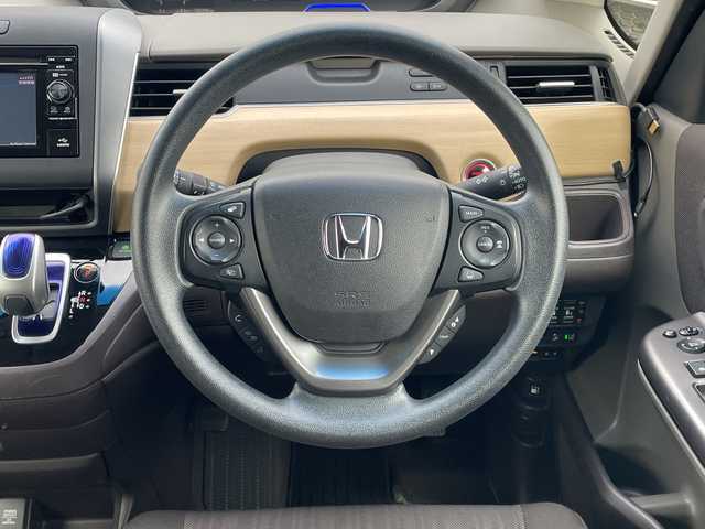 ホンダ フリード ハイブリット G ホンダセンシング 青森県 2016(平28)年 10.4万km クリスタルブラックパール 4WD/純正ディスプレイオーディオ・ワンセグTV/CD・Bluetooth・USB・HDMI/バックカメラ/前席シートヒーター/両側パワースライドドア/ホンダセンシング/衝突軽減ブレーキ/追従クルーズコントロール/レーンキープアシスト/ビルトインETC/ワイパーデアイサー/ヒーテッドドアミラー/LEDヘッドライト/オートライト/プッシュスタート/スマートキー