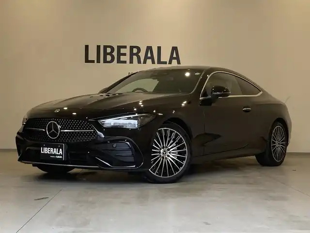 メルセデス・ベンツ Ｍ・ベンツ ＣＬＥ２００ クーペ スポーツ 熊本県 2024(令6)年 0.1万km オブシディアンブラック ・スマートキー/・プッシュスタート/・アクティブディスタンスアシスト/・アクティブステアリングアシスト/・アクティブレーンチェンジアシスト/・アクティブブレーキアシスト/・アクティブレーンアシスト/・ブラインドスポットモニター/・アテンションアシスト/・トラフィックサインアシスト/・パーキングアシスト/・クルーズコントロール(追従式)/・黒革シート/・前席パワーシート/・前席シートヒーター /・純正メモリナビ/　【Bluetooth・USB・AppleCarPlay・AndroidAuto】/・フルセグTV/・全方位カメラ/・ETC/・パワートランク/・LEDヘッドランプ/・純正マット/・保証書/取説