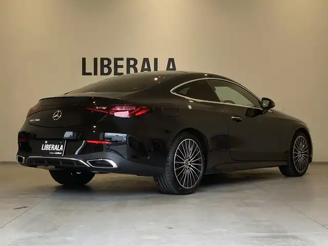 メルセデス・ベンツ Ｍ・ベンツ ＣＬＥ２００ クーペ スポーツ 熊本県 2024(令6)年 0.1万km オブシディアンブラック ・スマートキー/・プッシュスタート/・アクティブディスタンスアシスト/・アクティブステアリングアシスト/・アクティブレーンチェンジアシスト/・アクティブブレーキアシスト/・アクティブレーンアシスト/・ブラインドスポットモニター/・アテンションアシスト/・トラフィックサインアシスト/・パーキングアシスト/・クルーズコントロール(追従式)/・黒革シート/・前席パワーシート/・前席シートヒーター /・純正メモリナビ/　【Bluetooth・USB・AppleCarPlay・AndroidAuto】/・フルセグTV/・全方位カメラ/・ETC/・パワートランク/・LEDヘッドランプ/・純正マット/・保証書/取説