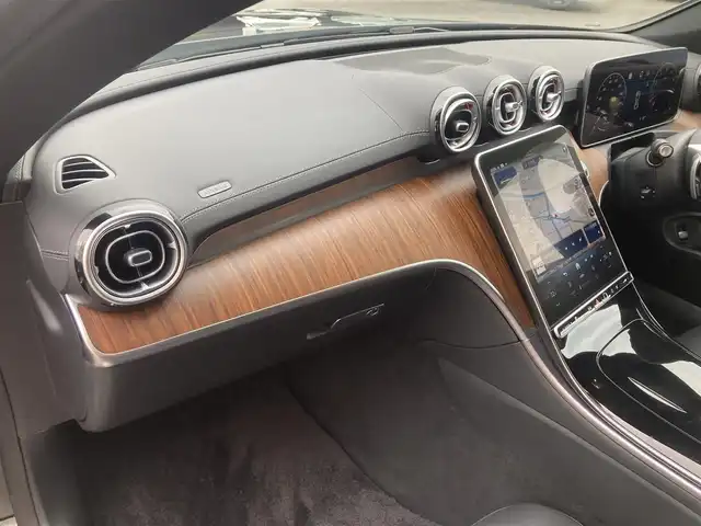 メルセデス・ベンツ Ｍ・ベンツ ＣＬＥ２００ クーペ スポーツ 熊本県 2024(令6)年 0.1万km オブシディアンブラック ・スマートキー/・プッシュスタート/・アクティブディスタンスアシスト/・アクティブステアリングアシスト/・アクティブレーンチェンジアシスト/・アクティブブレーキアシスト/・アクティブレーンアシスト/・ブラインドスポットモニター/・アテンションアシスト/・トラフィックサインアシスト/・パーキングアシスト/・クルーズコントロール(追従式)/・黒革シート/・前席パワーシート/・前席シートヒーター /・純正メモリナビ/　【Bluetooth・USB・AppleCarPlay・AndroidAuto】/・フルセグTV/・全方位カメラ/・ETC/・パワートランク/・LEDヘッドランプ/・純正マット/・保証書/取説