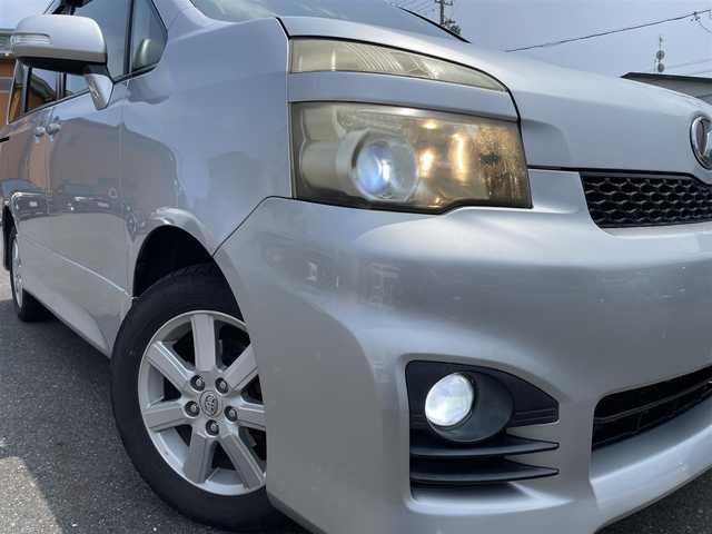 トヨタ ヴォクシー ZS 静岡県 2010(平22)年 19.9万km シルバーM 4WD/純正HDDナビ・ワンセグTV/DVD/CD/SD/MSV/Bluetooth/バックカメラ/純正16インチAW/両側パワースライドドア/HIDライト/スマートキー2個/プッシュスタート/新車時保証書/取扱説明書
