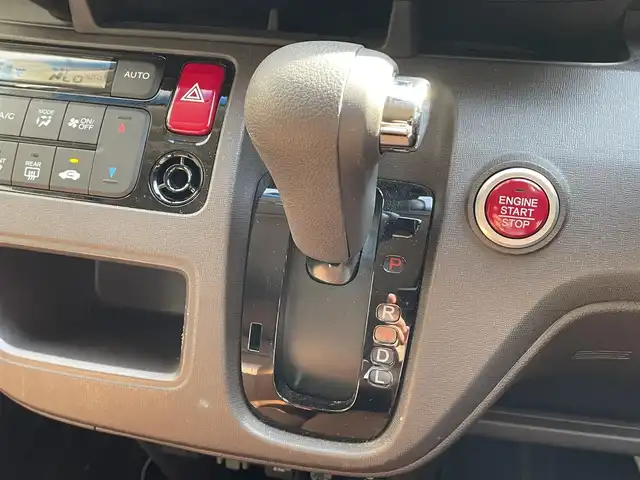 ホンダ Ｎ ＯＮＥ セレクト 滋賀県 2018(平30)年 2.7万km パールⅡ 社外7型ナビ/CD/USB/ワンセグTV/バックカメラ/ステアリングスイッチ/ETC/CTBA/ハーフレザーシート/シートヒーター/ウッド調パネル/前方ドラレコ/ベンチシート/プッシュスタート/スマートキー/アイドリングストップ