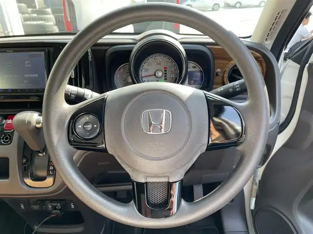 ホンダ Ｎ ＯＮＥ セレクト 滋賀県 2018(平30)年 2.7万km パールⅡ 社外7型ナビ/CD/USB/ワンセグTV/バックカメラ/ステアリングスイッチ/ETC/CTBA/ハーフレザーシート/シートヒーター/ウッド調パネル/前方ドラレコ/ベンチシート/プッシュスタート/スマートキー/アイドリングストップ