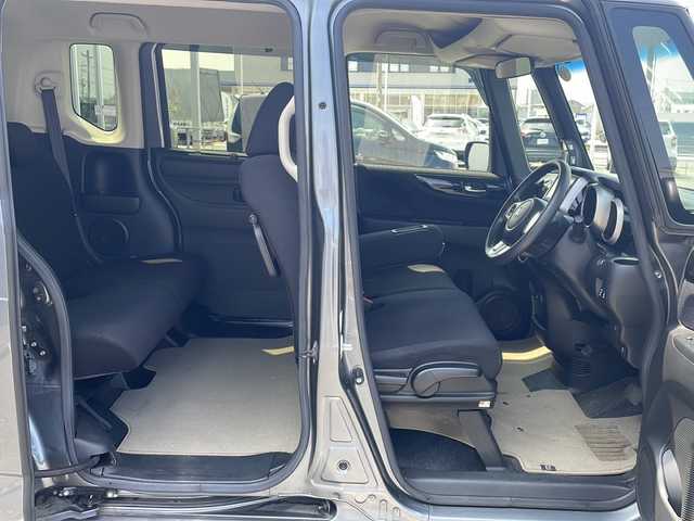 ホンダ Ｎ ＢＯＸ カスタム SSパッケージ 熊本県 2017(平29)年 6.4万km シャイニンググレーM (株)IDOMが運営する【じしゃロン熊本店】の自社ローン専用車両になりますこちらは現金またはオートローンご利用時の価格です。自社ローンご希望の方は別途その旨お申付け下さい/純正ナビ（フルセグ　CD　BT）　/バックカメラ　/両側パワースライドドア　/ステアリングスイッチ　/左右シートヒーター　/W+サイドエアバッグ　/プッシュスタート　/スマートキー　/電動格納ミラー