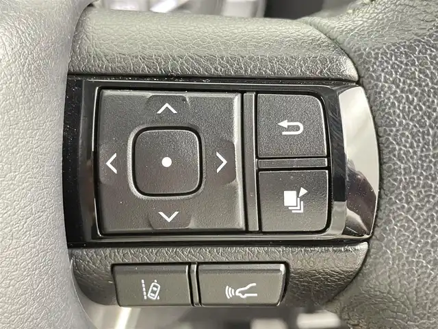 トヨタ ハイラックス Z 千葉県 2022(令4)年 2.6万km アティチュードブラックマイカ 禁煙車/４WD/・ダウンヒルアシストコントロール/トヨタセーフティセンス/・レーンディパーチャーアラート/・プリクラッシュセーフティ/・クリアランスソナー/・レーダークルーズコントロール/GRハードトノカバー/純正メモリナビ/・型番：NSCN-W68/・CD/AUX/Bluetooth/ワンセグTV/・バックカメラ/・ETC/革巻きステアリング/・ステアリングスイッチ/左右独立エアコン/純正フロアマット/純正17インチAW/電動格納ウインカーミラー/オートライト/・LEDヘッドライト/・LEDフォグランプ/プッシュスタート/・スマートキー/・スペアキー