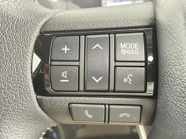 トヨタ ハイラックス Z 千葉県 2022(令4)年 2.6万km アティチュードブラックマイカ 禁煙車/４WD/・ダウンヒルアシストコントロール/トヨタセーフティセンス/・レーンディパーチャーアラート/・プリクラッシュセーフティ/・クリアランスソナー/・レーダークルーズコントロール/GRハードトノカバー/純正メモリナビ/・型番：NSCN-W68/・CD/AUX/Bluetooth/ワンセグTV/・バックカメラ/・ETC/革巻きステアリング/・ステアリングスイッチ/左右独立エアコン/純正フロアマット/純正17インチAW/電動格納ウインカーミラー/オートライト/・LEDヘッドライト/・LEDフォグランプ/プッシュスタート/・スマートキー/・スペアキー