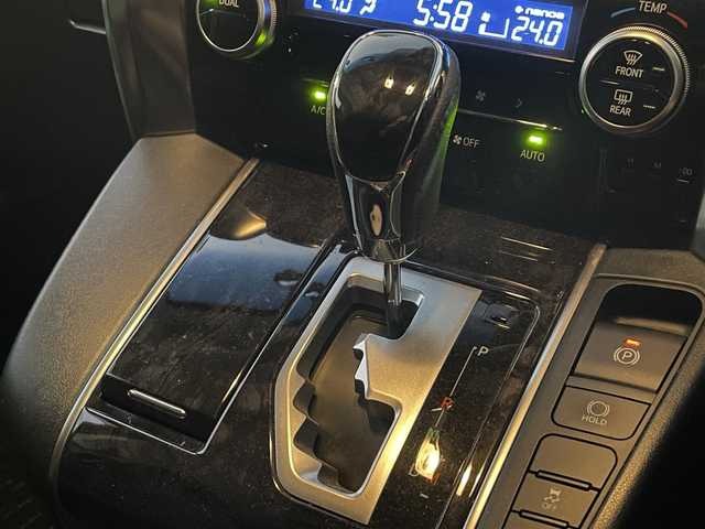 トヨタ アルファード S 山口県 2021(令3)年 3.1万km ラグジュアリーホワイトパールクリスタルシャインガラスフレーク ワンオーナー車/純正メーカーオプションナビ/CD/DVDデッキ/Bluetooth/フルセグTV/バックカメラ/純正フリップダウンモニター/両側パワースライドドア/LEDヘッドライト/LEDフォグライト/トヨタセーフティセンス/横滑り防止装置/オートマチックハイビーム/クルーズコントロール/レーンキープアシスト/ステアリングスイッチ/スマートキー＆プッシュスタート/社外前後ドライブレコーダー/純正18インチAW/保証書・取説/スペアキー1個