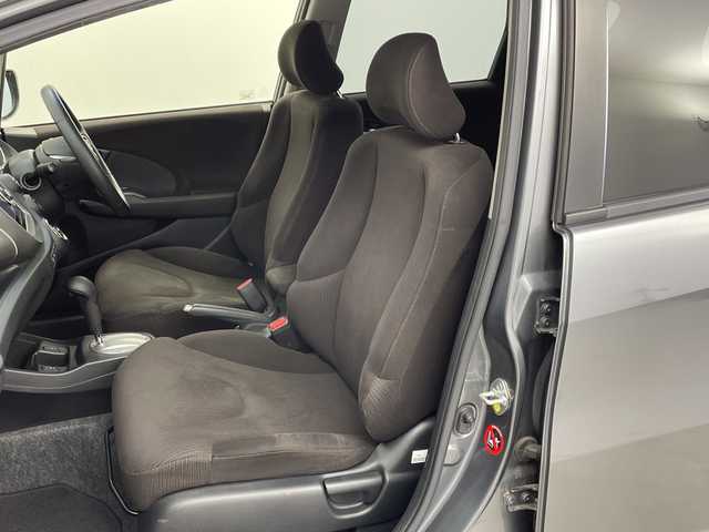 ホンダ フィット XH 新潟県 2013(平25)年 8万km ポリッシュドメタルメタリック 純正カーオーディオ/ステアリングスイッチ/ワイパーデアイサー/シートヒーター/ドアバイザー/ウィンカーミラー/電格ミラー/クルーズコントロール/純正フロアマット/ETC